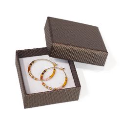 Lille smykkeæske til ørestikkere med låg og hvidt skumindlæg