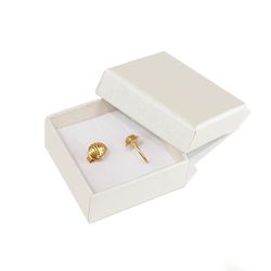 Hvide små smykkeæsker med perlemorsshine 